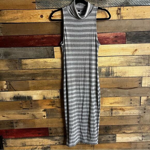 Windsor Gray And Black Stripe Mock Neck Midi Dress Size‎ Large - Picture 1 of 7